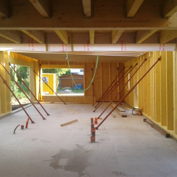 Pose des panneaux de planchers et supports de couverture